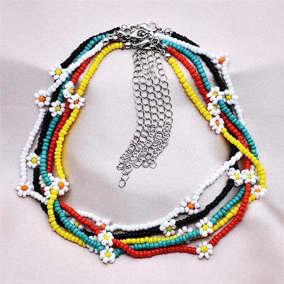Free People Jewelry - 🌸Sunflowers Beaded Choker🌸